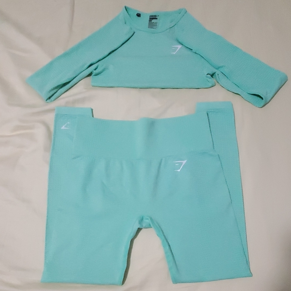 Gymshark Vital Seamless top and bottom- Size small
